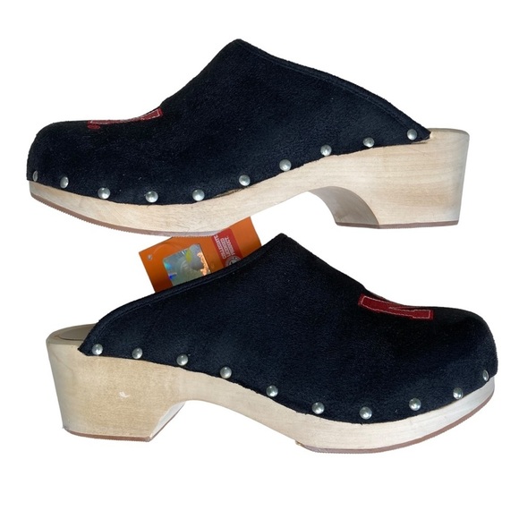 Nebraska Huskers College Edition NCAA Clogs Shoes (Size 8) - Picture 2 of 10